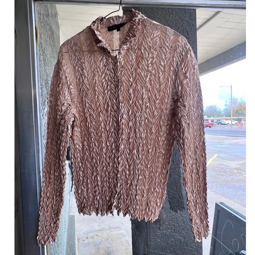 Vintage soft pink Pleats Collection by Pings Import crinkled button down size M